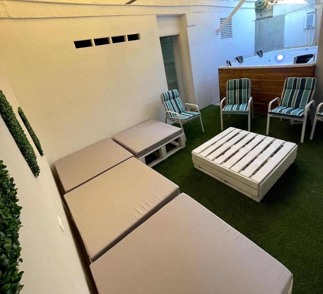 Habitación en casa particular Crespo Cerca Al Aeropuerto Jacuzzi Compartido *