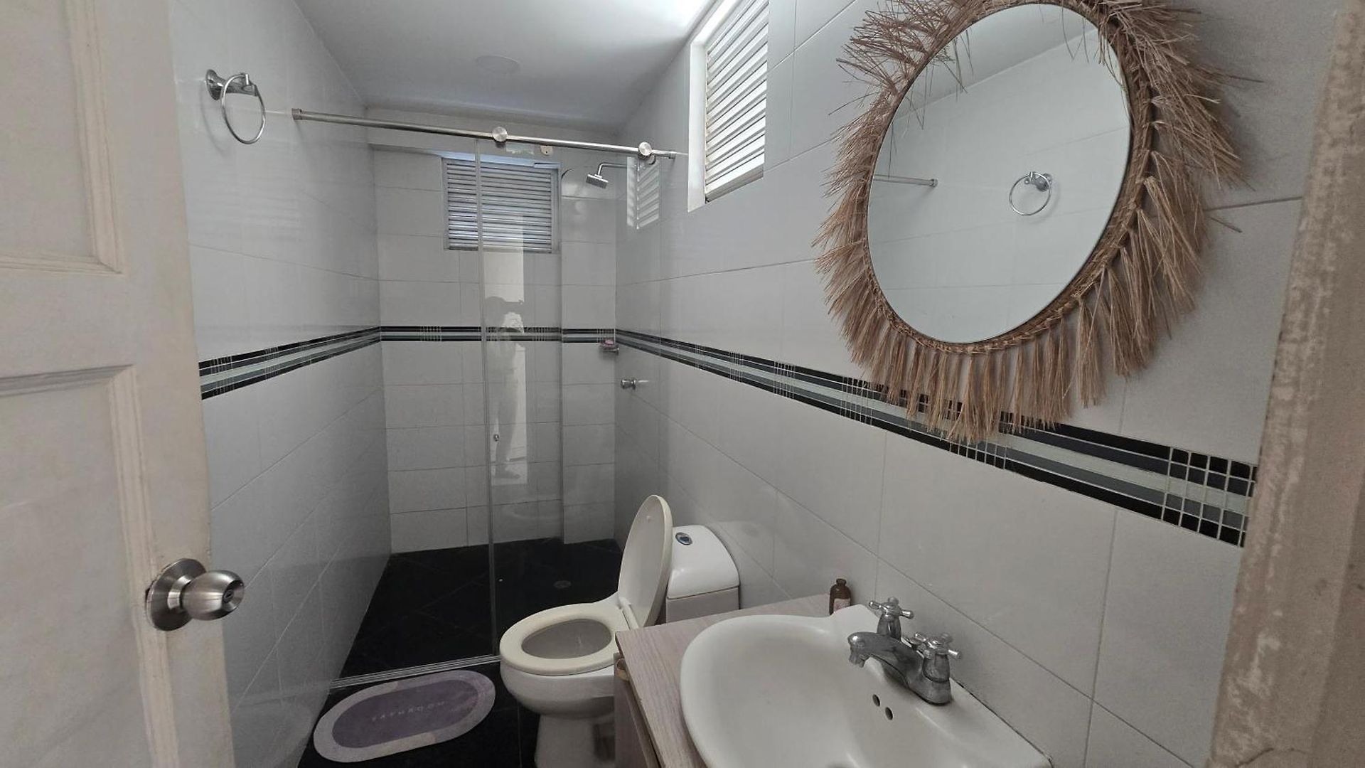 Habitación en casa particular Crespo Cerca Al Aeropuerto Jacuzzi Compartido Cartagena