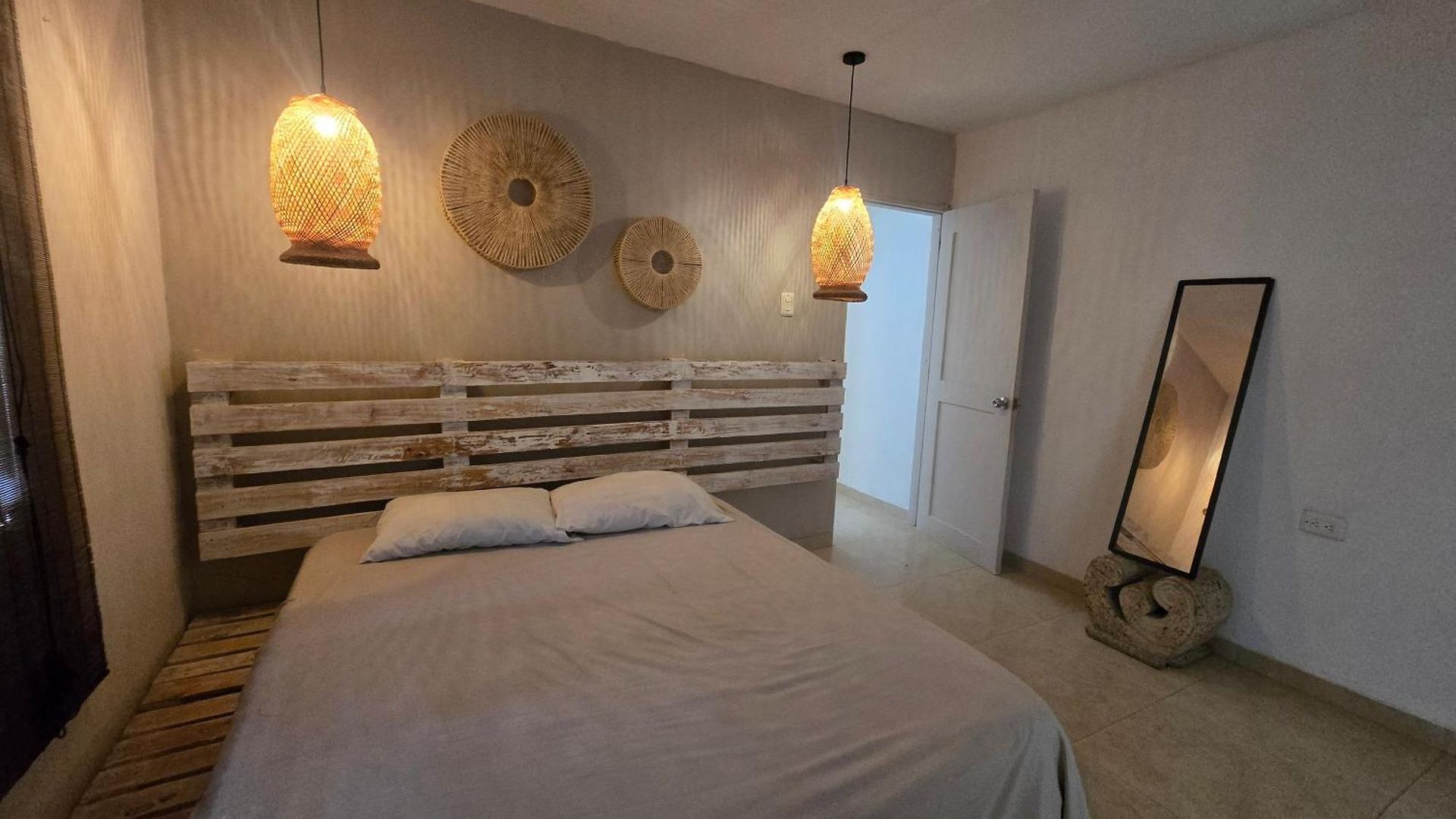 Habitación en casa particular Crespo Cerca Al Aeropuerto Jacuzzi Compartido Cartagena