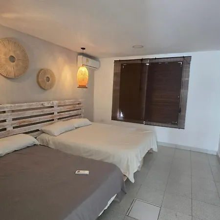 Crespo Cerca Al Aeropuerto Jacuzzi Compartido * Cartagena