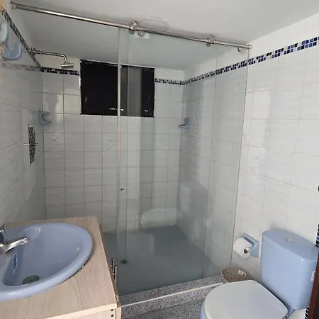 Crespo Cerca Al Aeropuerto Jacuzzi Compartido Habitación en casa particular Cartagena