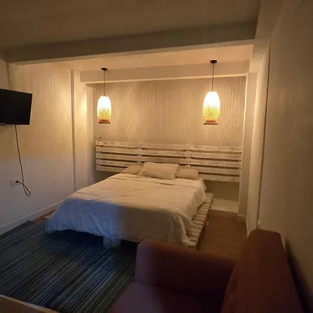 Crespo Cerca Al Aeropuerto Jacuzzi Compartido Habitación en casa particular *