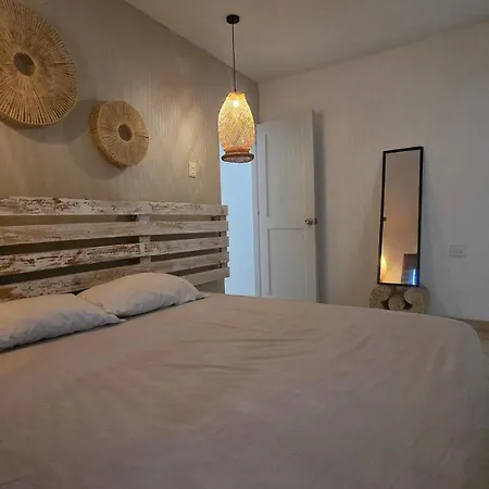 Habitación en casa particular Crespo Cerca Al Aeropuerto Jacuzzi Compartido *