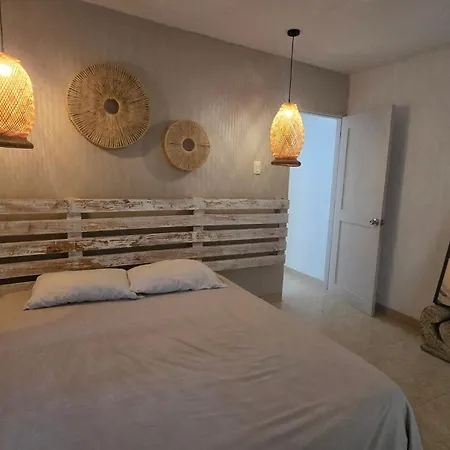 Habitación en casa particular Crespo Cerca Al Aeropuerto Jacuzzi Compartido Cartagena